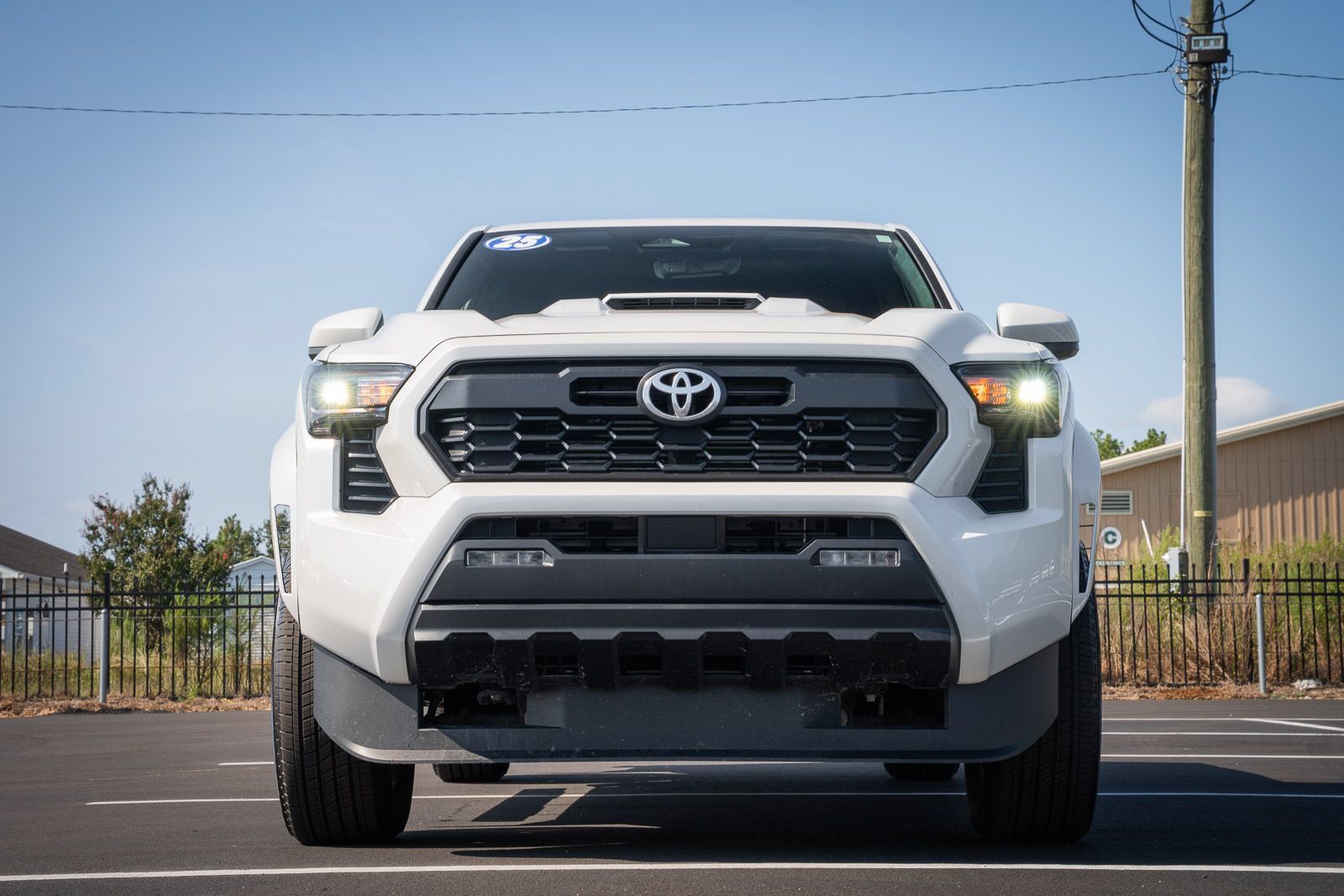 Used 2025 Toyota Tacoma TRD Sport AWD/4WD image 2
