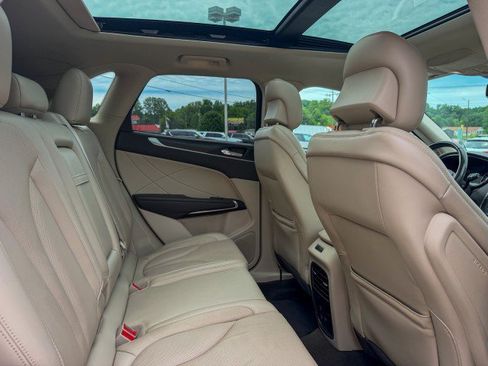 Used 2019 Lincoln MKC Reserve w/ MKC Technology Package FWD image 19
