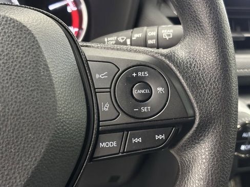 Used 2025 Toyota RAV4 XLE image 17