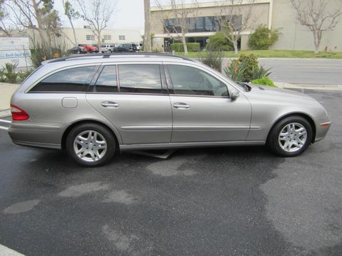 Used 2004 Mercedes-Benz E 320 4MATIC Wagon image 2