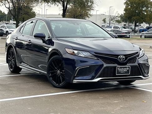 Used 2022 Toyota Camry XSE image 2