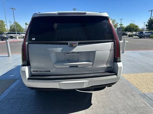 Used 2017 Cadillac Escalade 2WD image 6