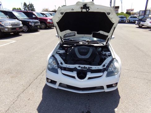 Used 2011 Mercedes-Benz SLK 300 image 22