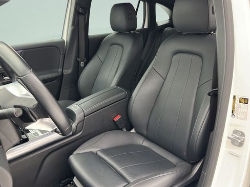 Used 2025 Mercedes-Benz GLA 250 4MATIC image 16