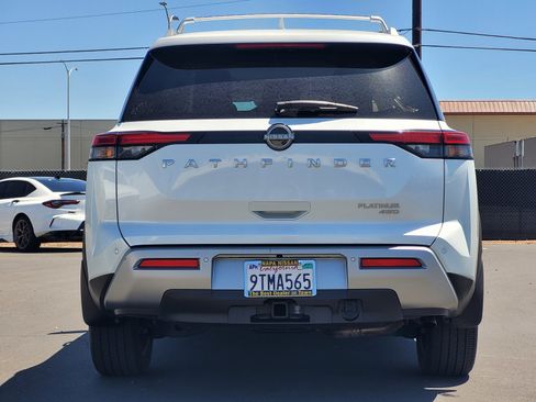 Certified 2025 Nissan Pathfinder Platinum AWD/4WD image 5