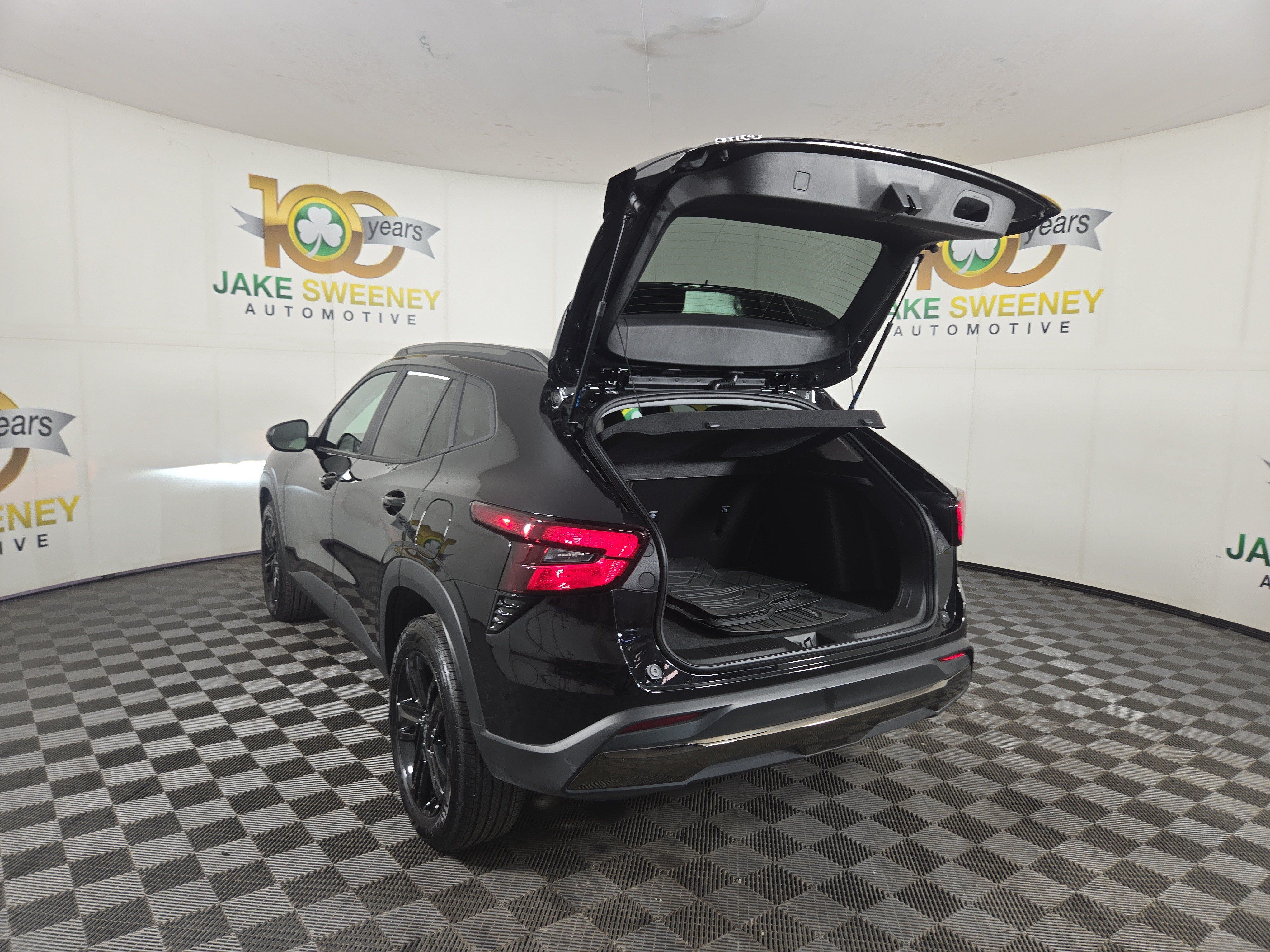 Used 2025 Chevrolet Trax ACTIV w/ Sunroof Package FWD image 31