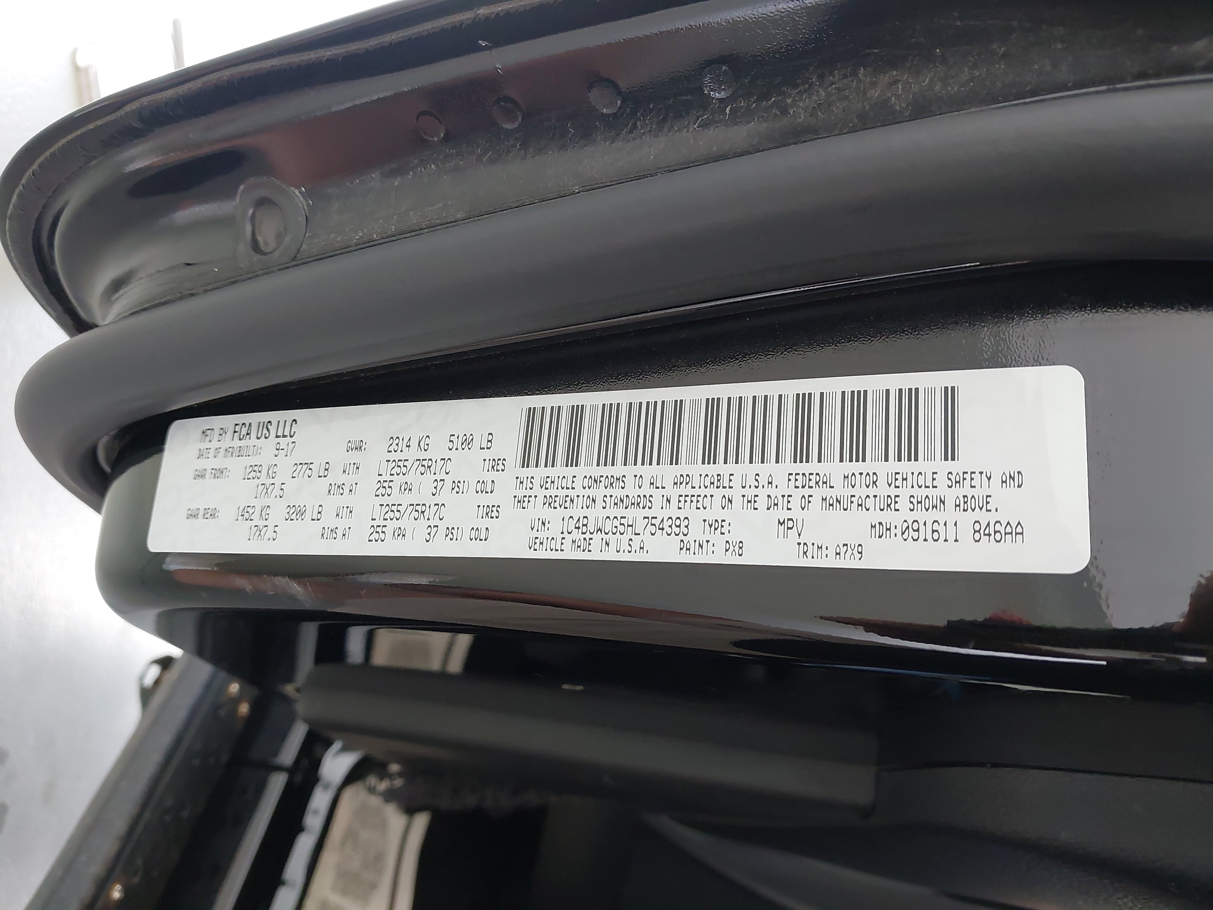 Used 2017 Jeep Wrangler Rubicon w/ Power Convenience Group AWD/4WD image 34