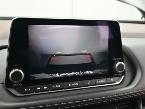 Used 2023 Nissan Rogue SV image 22