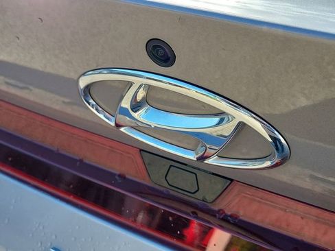 Used 2022 Hyundai Elantra SEL image 9