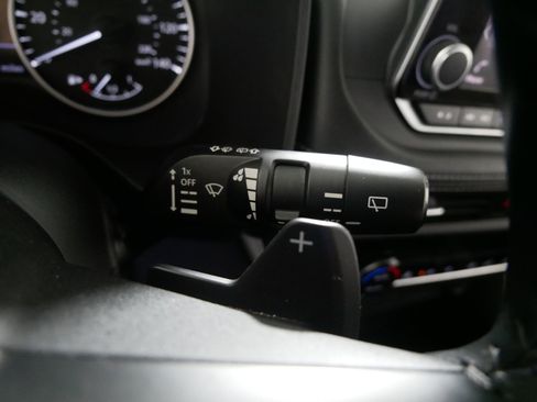 Used 2022 Nissan Rogue S AWD/4WD image 31