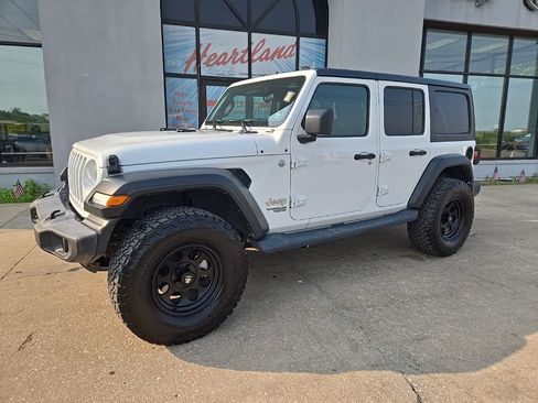 Used 2019 Jeep Wrangler Unlimited Sport S AWD/4WD image 3
