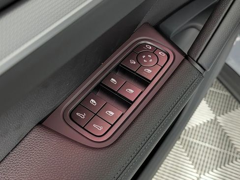 New 2026 Porsche Cayenne image 28