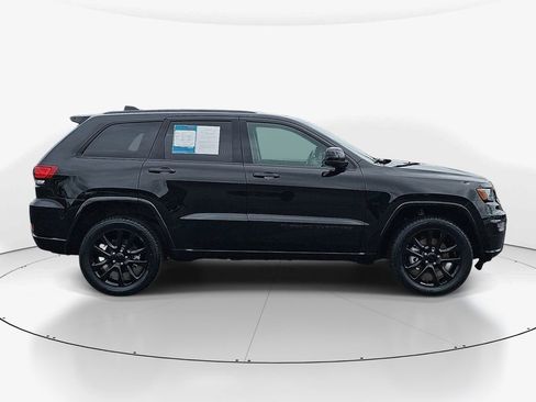 Used 2022 Jeep Grand Cherokee Laredo X AWD/4WD image 4