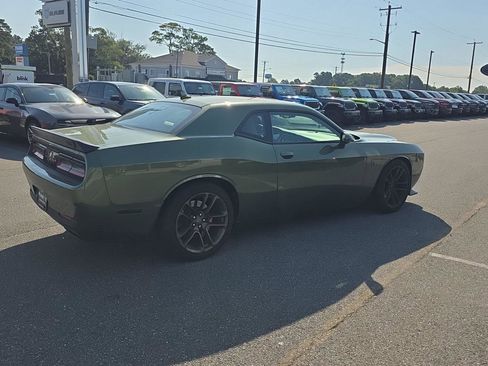 Used 2022 Dodge Challenger SRT Hellcat Redeye RWD image 8