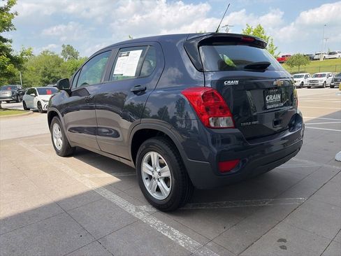 Used 2018 Chevrolet Trax LS w/ LPO, Cargo Package AWD/4WD image 5