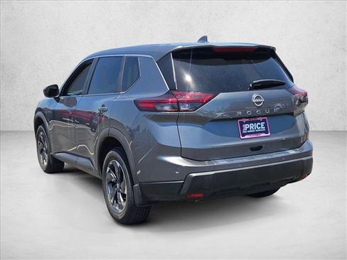 Used 2026 Nissan Rogue SV FWD image 5