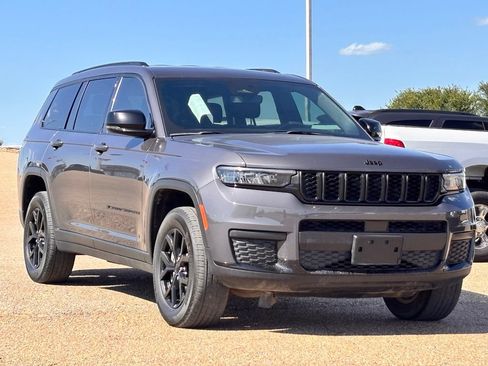 Used 2024 Jeep Grand Cherokee L Laredo AWD/4WD image 2