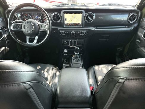 Used 2020 Jeep Wrangler Unlimited Sahara AWD/4WD image 25