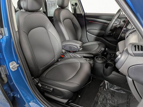 Used 2022 MINI Cooper 4-Door Hardtop FWD image 23