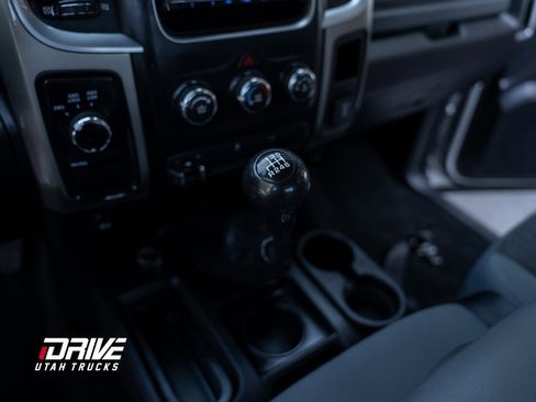 Used 2014 RAM 2500 SLT w/ Cold Weather Group image 32