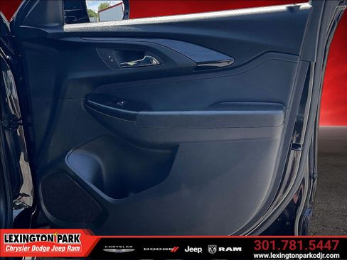 Used 2022 Chevrolet TrailBlazer RS FWD image 27