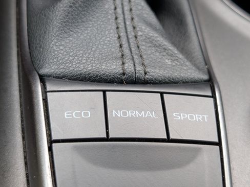 Used 2023 Toyota Camry SE image 22