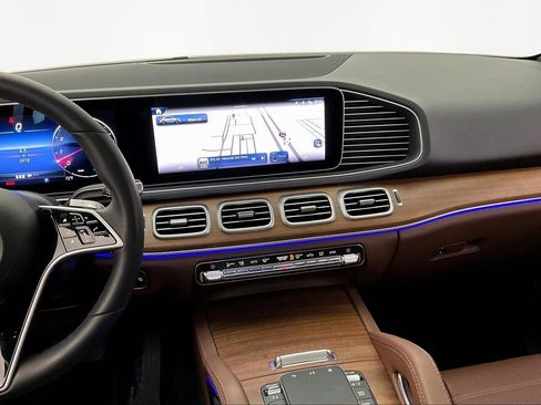 Used 2024 Mercedes-Benz GLE 450 4MATIC image 9