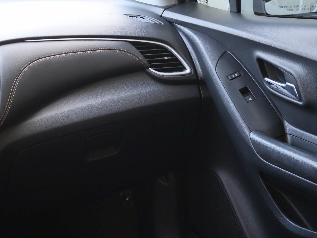 Used 2022 Chevrolet Trax LS w/ Tint and Cruise Package AWD/4WD image 17