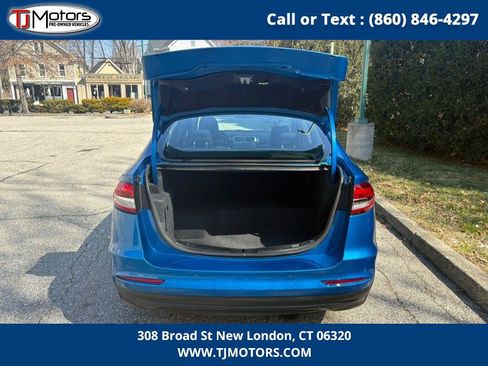 Used 2020 Ford Fusion SE image 10