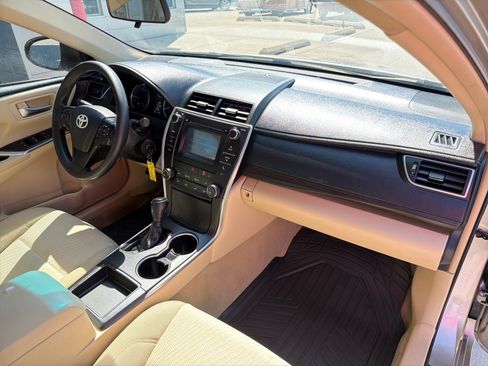 Used 2016 Toyota Camry LE FWD image 23