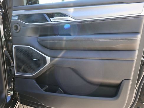 New 2025 Jeep Wagoneer L Series II image 8