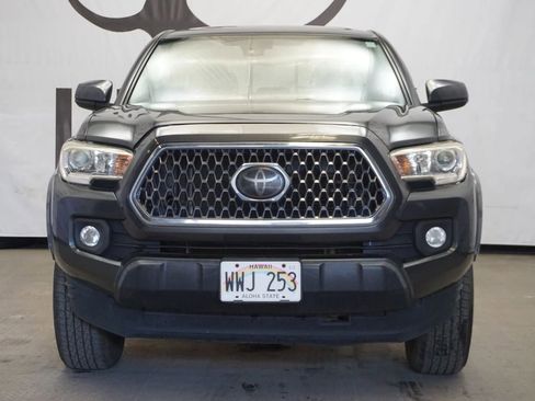 Used 2018 Toyota Tacoma SR5 image 2