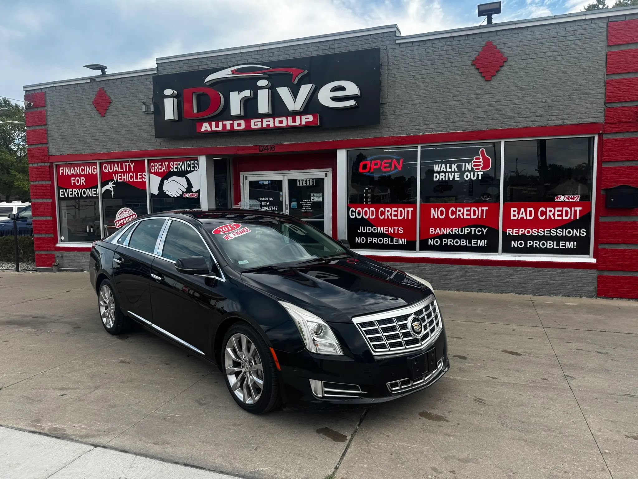 Used 2015 Cadillac XTS Luxury FWD image 1