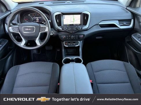 Used 2024 GMC Terrain SLE w/ Driver Convenience Package FWD image 11