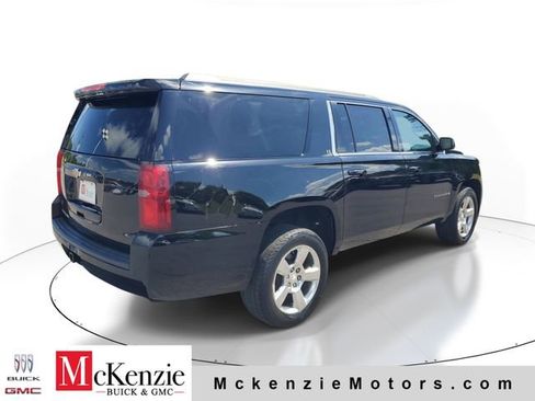 Used 2016 Chevrolet Suburban LT RWD image 5