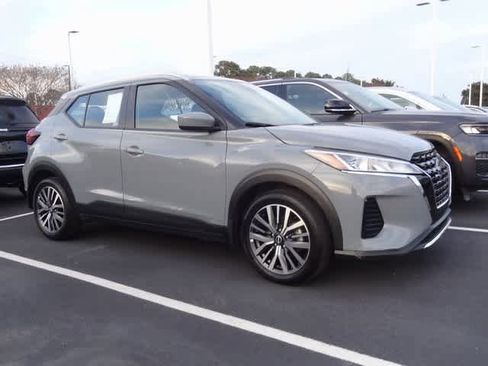 Used 2023 Nissan Kicks SV w/ Interior Electronics Package image 4