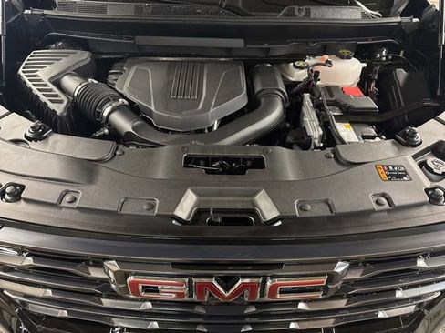 New 2026 GMC Acadia AT4 w/ LPO, Floor Liner Package AWD/4WD image 29