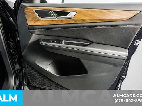 Used 2025 Volkswagen Atlas SE image 42