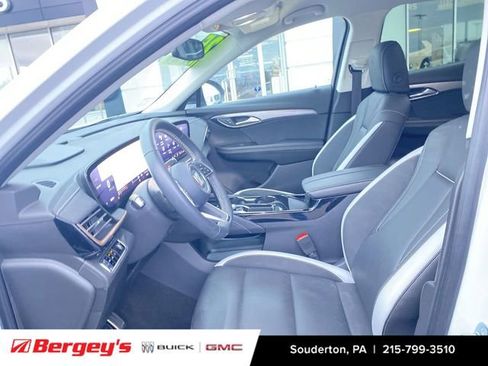 Certified 2025 Buick Envision Sport Touring image 22