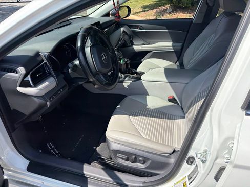 Used 2023 Toyota Camry SE FWD image 23