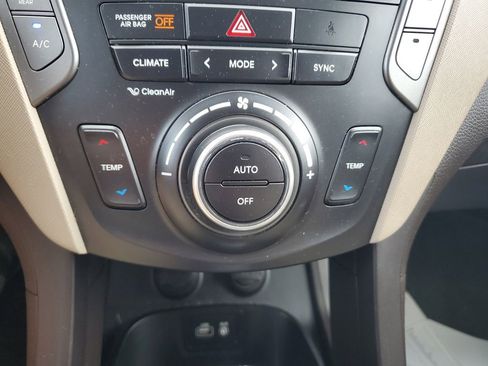 Used 2017 Hyundai Santa Fe SE image 23