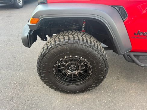 Used 2020 Jeep Gladiator Sport w/ Quick Order Package 24S AWD/4WD image 15
