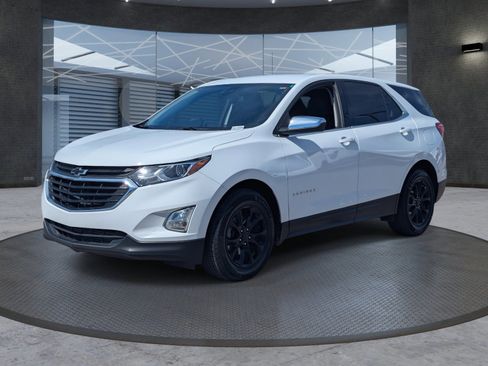 Used 2020 Chevrolet Equinox LT image 2