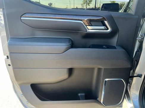 Used 2025 GMC Sierra 1500 Elevation w/ Preferred Package AWD/4WD image 14