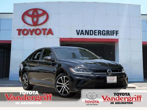 Used 2025 Volkswagen Jetta Sport FWD image 1