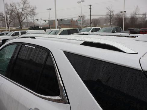 Used 2024 Chevrolet Equinox Premier image 33