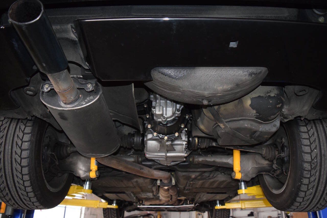 Used 1988 Porsche 944 Turbo Coupe RWD image 95