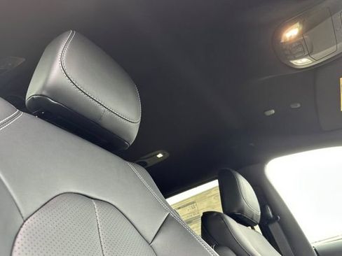 New 2026 Chrysler Voyager LX image 18