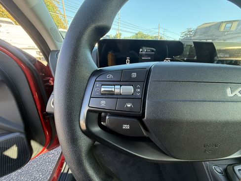 Used 2025 Kia K4 FWD image 28