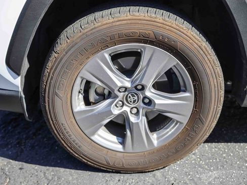 Used 2025 Toyota RAV4 LE image 9